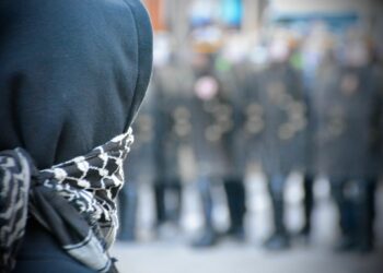 Du verbe à la force : comment l’État français protège l’ordre colonial israélien à Gaza